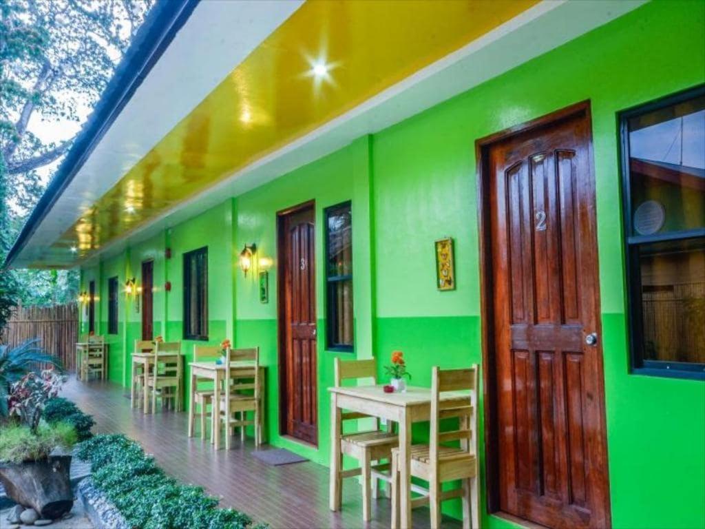 Oyo 622 Butterfly Totem Guesthouse Puerto Princesa Exterior photo